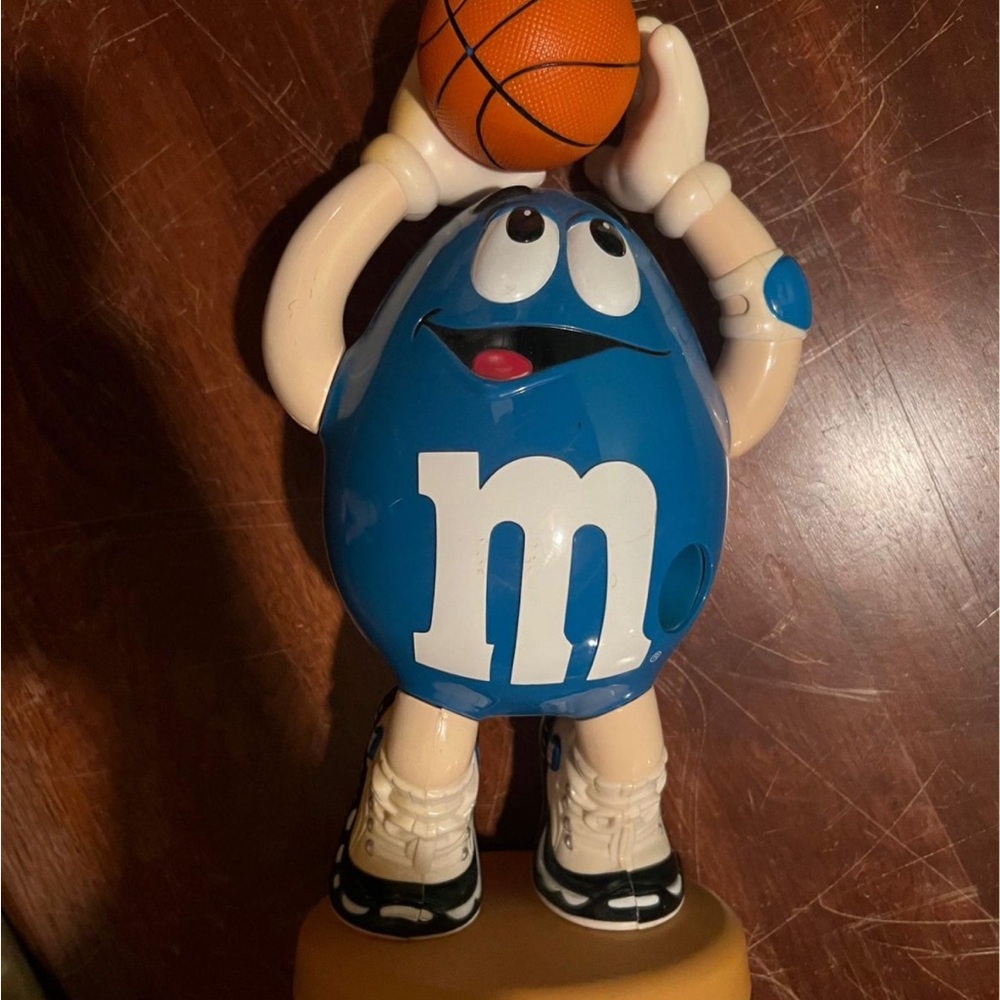M&M'S Blue Character Basketball Figurine